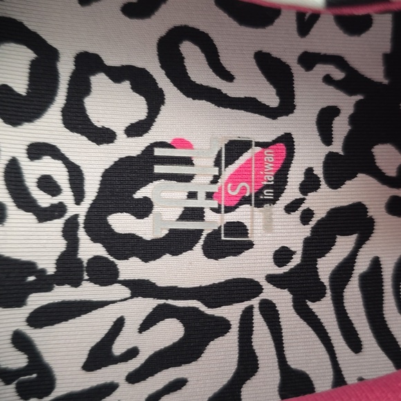 Tail Womens Small Sleeveless Black Pink Zebra Print Top - Picture 3 of 10